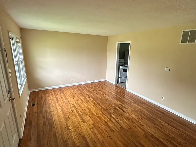 1026 Ash Ct in Lyndon, KS - Building Photo - Building Photo