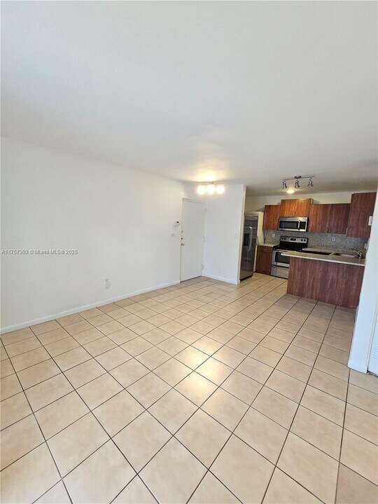 1933 SW 7th St in Miami, FL - Building Photo
