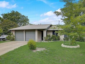 10906 Meadgreen Ct in Austin, TX - Building Photo - Building Photo