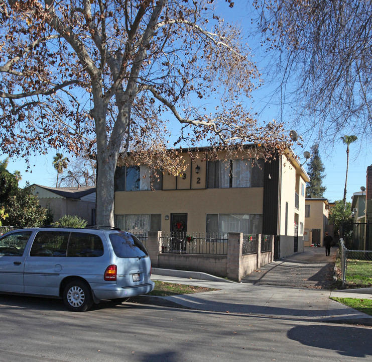 232 W Linden Ave in Burbank, CA - Building Photo