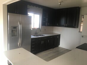 481 W 70th Pl in Denver, CO - Foto de edificio - Building Photo