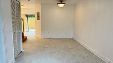 7752 SW 95th St in Miami, FL - Building Photo - Building Photo