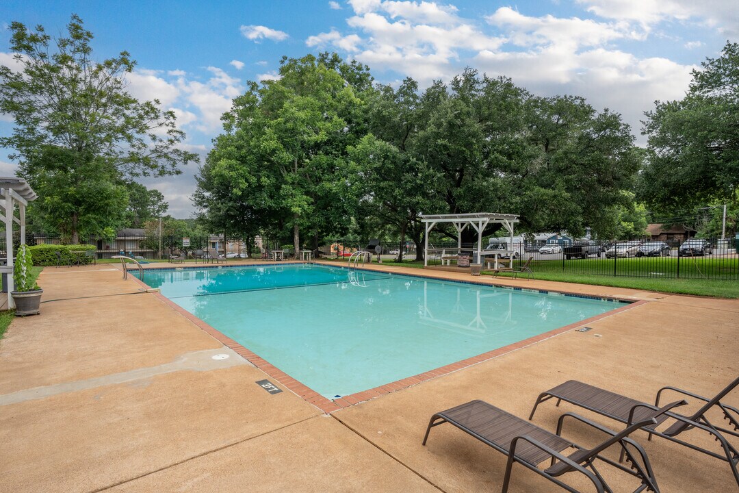 Uptown Apartments in Nacogdoches, TX - Foto de edificio