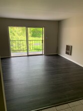 728 Ohio Pike in Cincinnati, OH - Building Photo - Building Photo