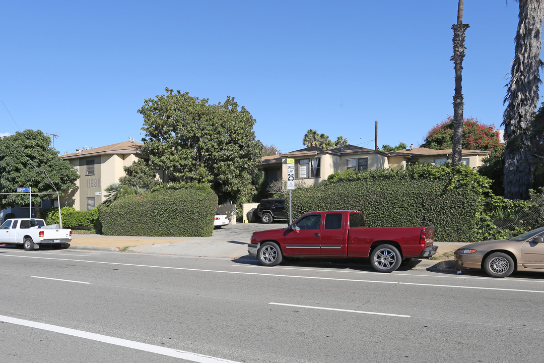 11598 Gateway Blvd in Los Angeles, CA - Building Photo