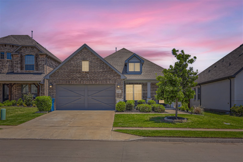 817 Bent Brook Rd in Oak Point, TX - Building Photo