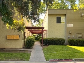 747 W 4th Ave in Chico, CA - Building Photo