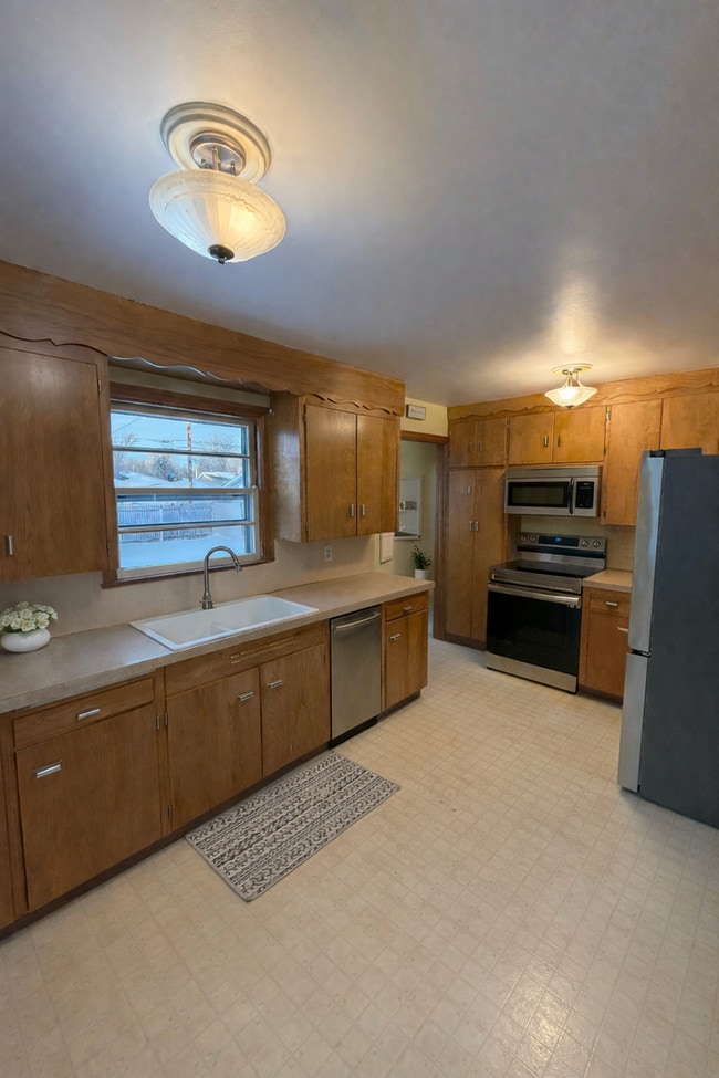 4621 Oneida St in Duluth, MN - Building Photo - Building Photo