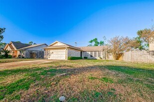 610 Bienville Ln in Houston, TX - Building Photo