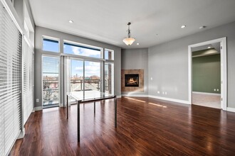 1488 N Madison St-Unit -403 in Denver, CO - Building Photo - Building Photo