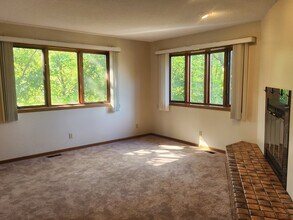 6486 Tomahawk Trl in Circle Pines, MN - Building Photo - Building Photo