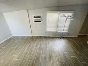 910 51st Ave W in Bradenton, FL - Foto de edificio - Building Photo