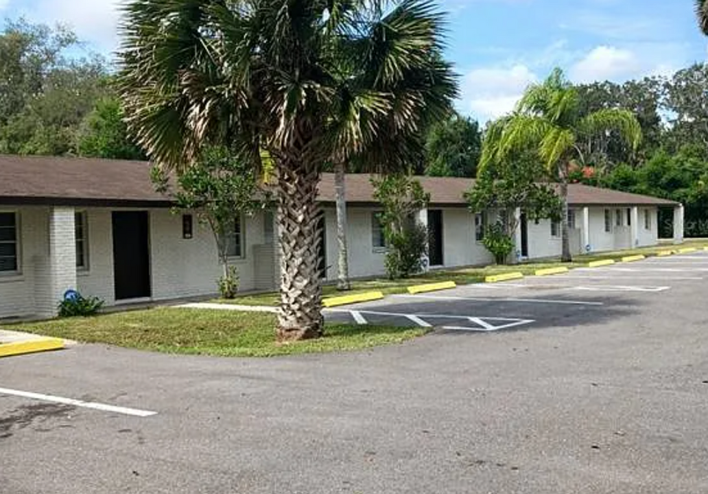 16220 Wallace St in Umatilla, FL - Building Photo