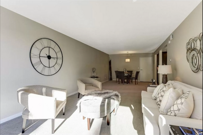 48 Groveland Terrace in Minneapolis, MN - Building Photo - Building Photo