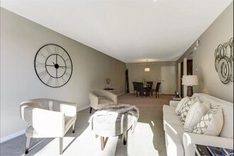 48 Groveland Terrace in Minneapolis, MN - Building Photo - Building Photo