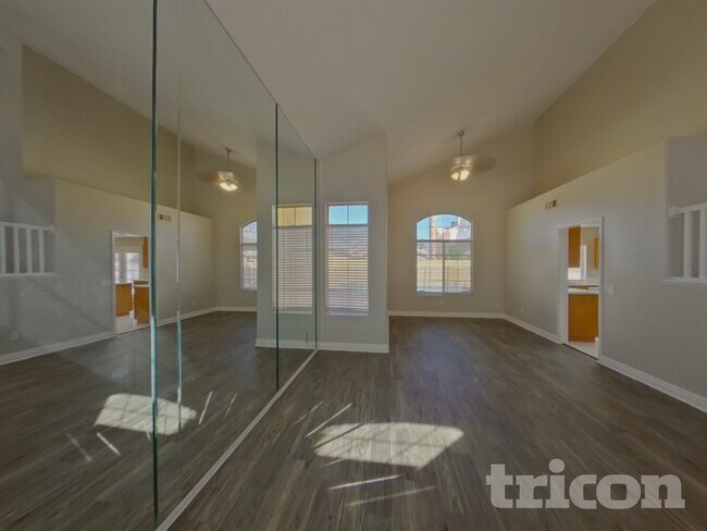 1584 Bright View Dr in Las Vegas, NV - Building Photo - Building Photo