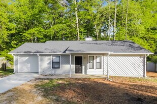 3263 Mustang Dr in Powder Springs, GA - Building Photo