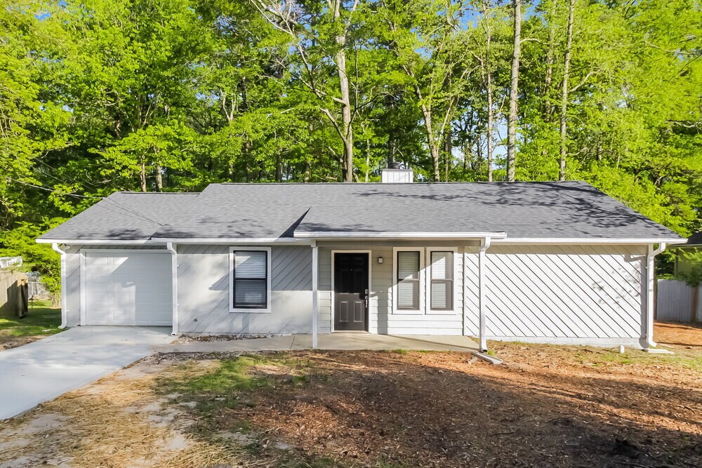 3263 Mustang Dr in Powder Springs, GA - Building Photo