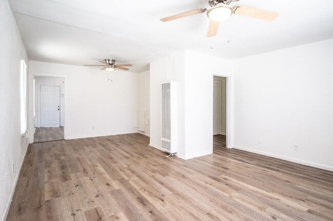 2024 37th St in Lubbock, TX - Building Photo - Building Photo