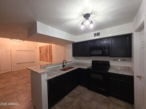 2333 E Southern Ave in Tempe, AZ - Foto de edificio - Building Photo