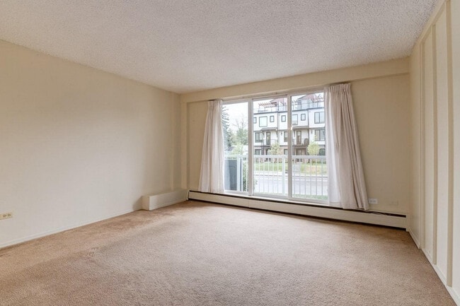 Harvard Towers in Calgary, AB - Building Photo - Building Photo