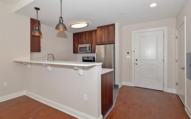 100 Marshall St in Hoboken, NJ - Building Photo - Building Photo