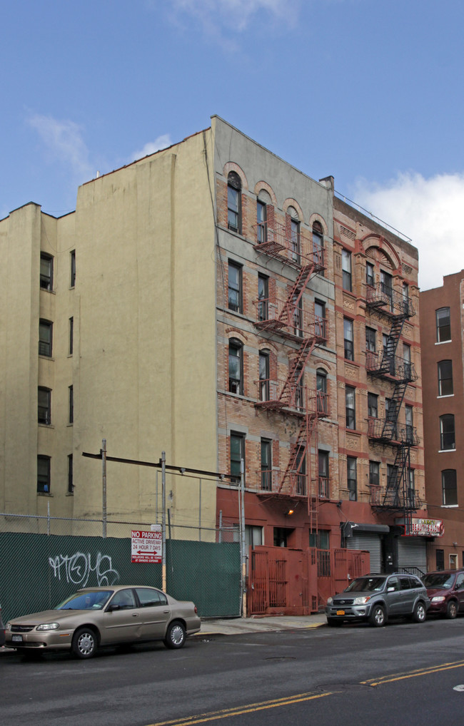 6 E 132nd St in New York, NY - Building Photo - Building Photo