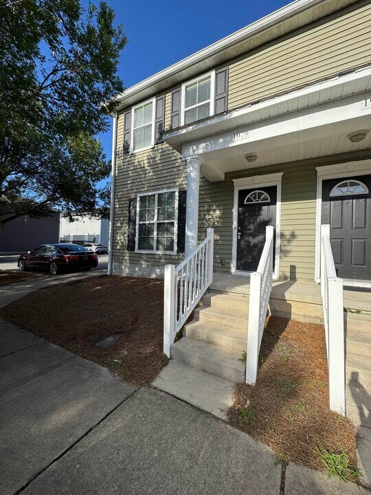 1979 Bloomington Ave in Tallahassee, FL - Building Photo