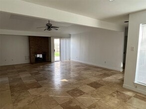 15115 Corona Del Mar Dr in Houston, TX - Building Photo - Building Photo