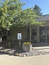 800 Jasper Pl in Yreka, CA - Building Photo - Building Photo