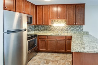 Charlton Estates in West St. Paul, MN - Building Photo - Building Photo