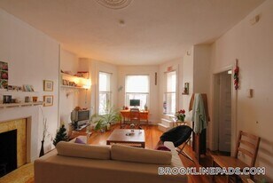 1077 Beacon St, Unit 2 in Brookline, MA - Building Photo