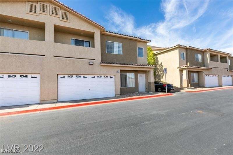 475 Lost Eagle Way, Unit #2 in Henderson, NV - Building Photo