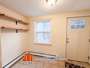 4 Nashville Rd in Jericho, VT - Foto de edificio - Building Photo