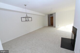 101 Claridge Ct in Princeton, NJ - Building Photo - Building Photo