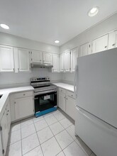 935 Washington St in Newton, MA - Foto de edificio - Building Photo