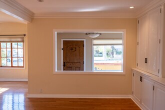 844 N Laurel Ave in Los Angeles, CA - Building Photo - Building Photo