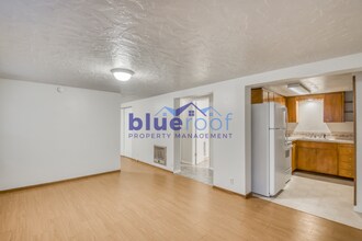 3242-3248-3248 SE Alder Ct in Portland, OR - Foto de edificio - Building Photo