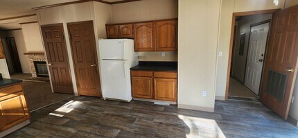 600 NE Aurora Ave in Des Moines, IA - Building Photo - Building Photo