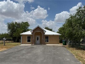 1 Silverado Cir N in Mission, TX - Building Photo