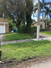 11318 SW 167th St in Miami, FL - Building Photo - Building Photo