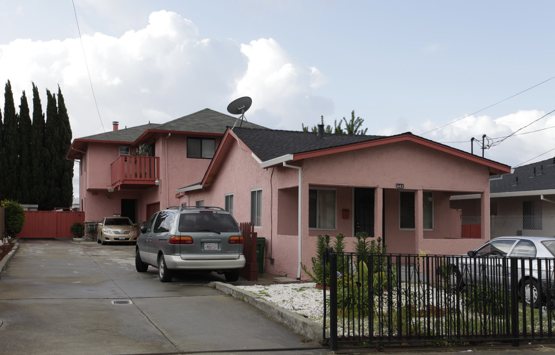 643-645 Dean St in Hayward, CA - Building Photo