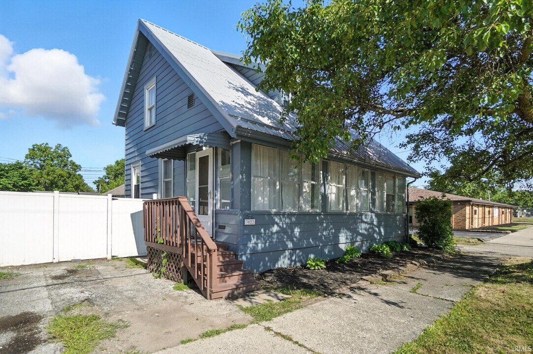 3022 S Wayne Ave in Fort Wayne, IN - Building Photo