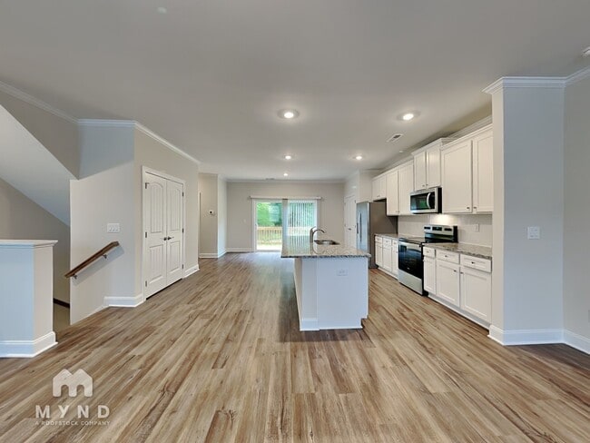 6935 Woodland Stream Pl in Raleigh, NC - Building Photo - Building Photo