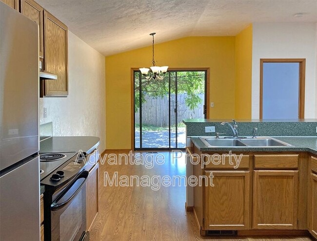 1138 NE Conser Pl in Corvallis, OR - Building Photo - Building Photo