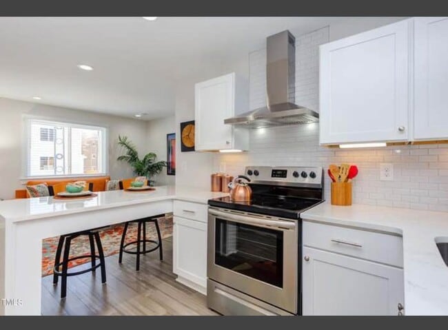 property at 1309 Hudson Ave