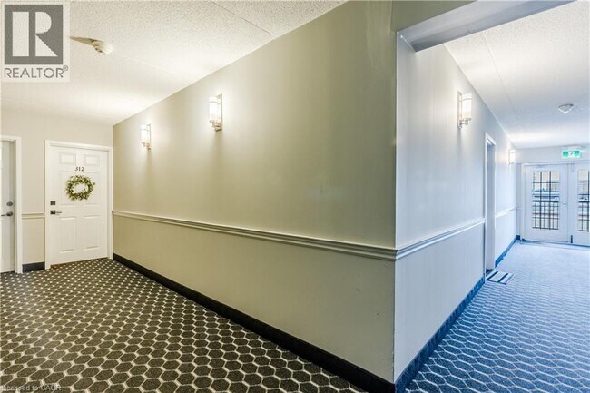 1830 Walkers Line in Burlington, ON - Building Photo - Building Photo