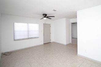 4964 W Spencer Field Rd in Pace, FL - Building Photo - Building Photo