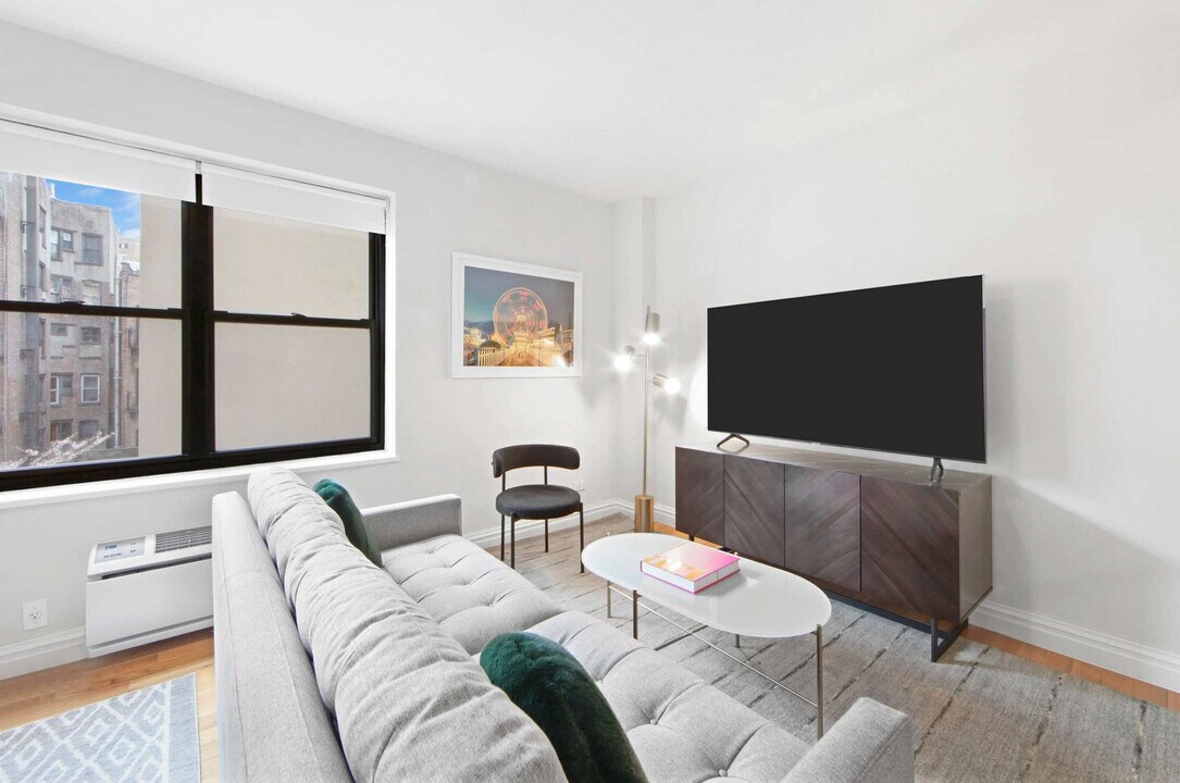 10 Downing St in New York, NY - Building Photo