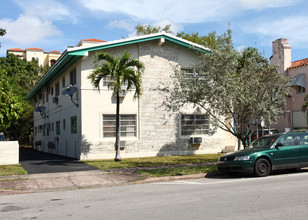 115 Salamanca Ave in Coral Gables, FL - Building Photo - Building Photo